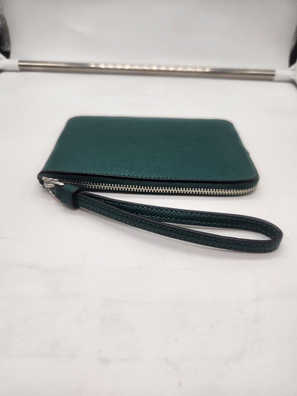 Coach Corner Zip Wristlet crafted from crossgrain leather - Picture 6 of 8